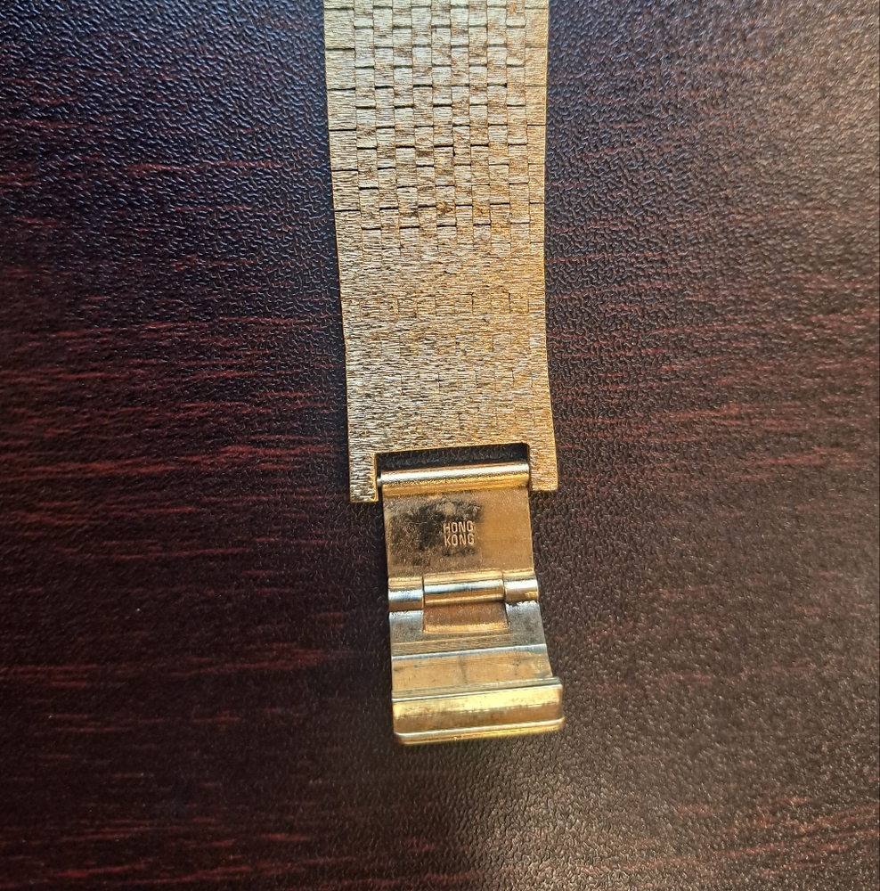 Vintage Elgin Watch Brushed Gold Textured Diamond Bezel - Picture 6 of 6